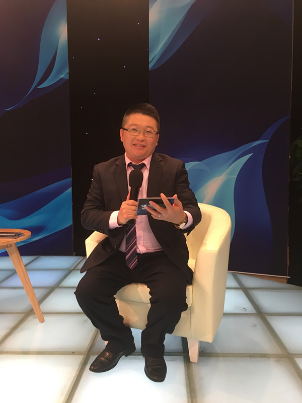 黄桃视频在线观看高清免费化工总经理张文在牛商论道直播现场